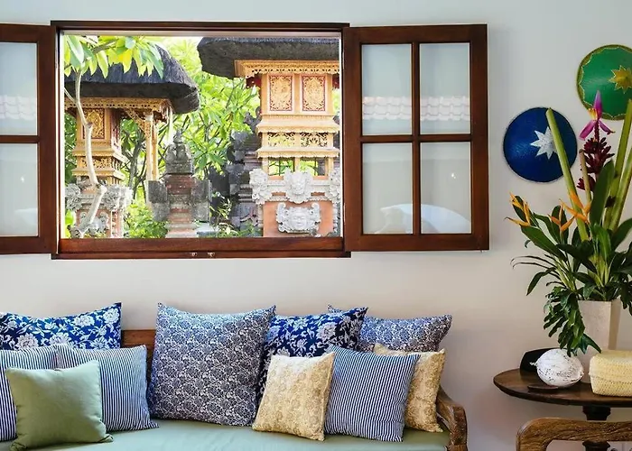 Kayan - Gorgeous 2br Gem, Fabulous Location Steps From Restaurants, Cafes And Shopping Villa