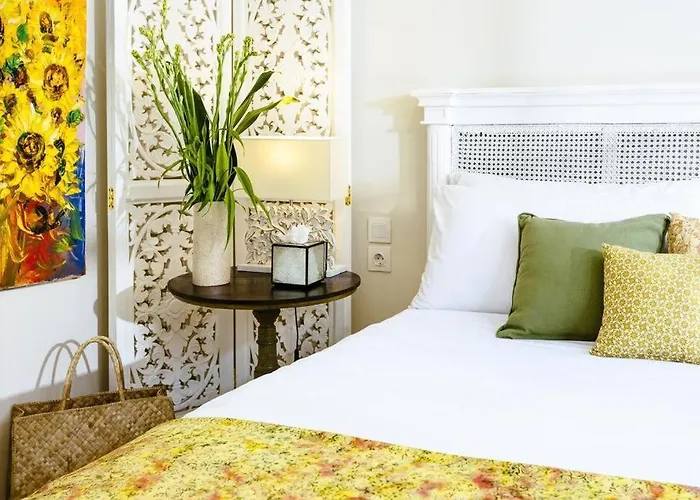 Kayan - Gorgeous 2br Gem, Fabulous Location Steps From Restaurants, Cafes And Shopping Villa