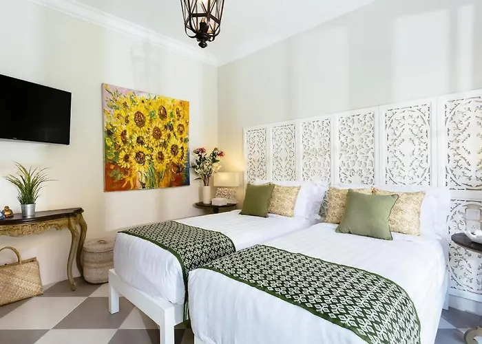 Kayan - Gorgeous 2br Gem, Fabulous Location Steps From Restaurants, Cafes And Shopping Villa *