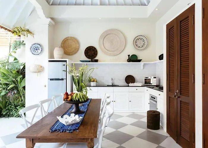 Villa Kayan - Gorgeous 2br Gem, Fabulous Location Steps From Restaurants, Cafes And Shopping *
